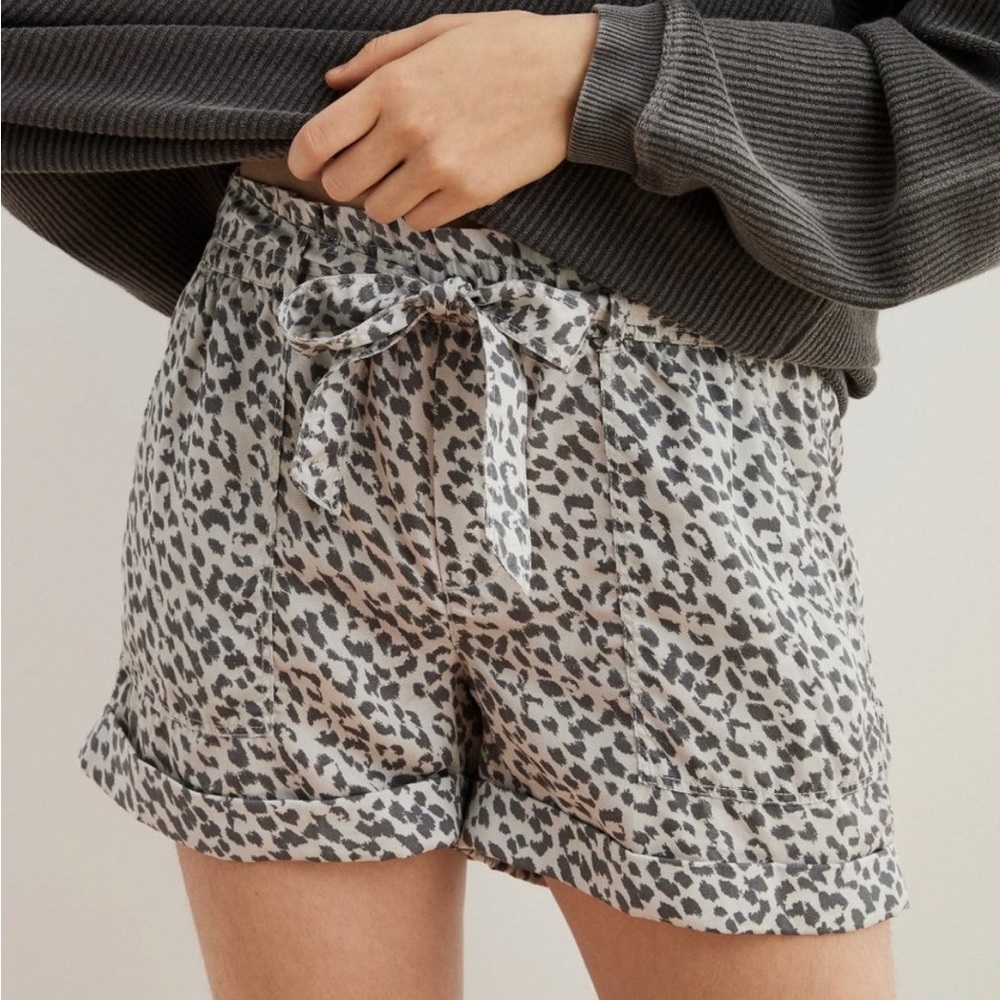 Aerie Glacier Gray Leopard Print Camp Shorts(xs)
